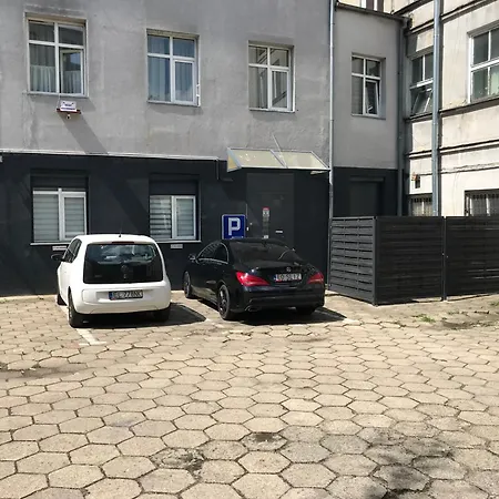 Black And White Apartment *