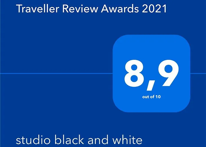 Apartman Black And White