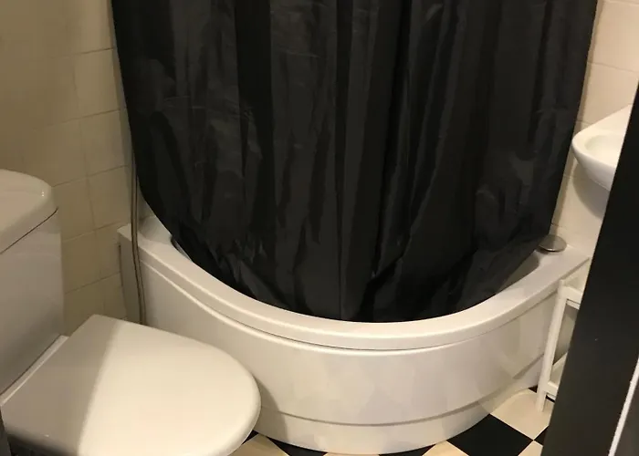 Apartman Black And White