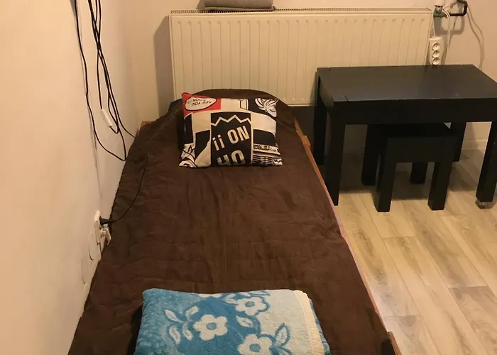 Apartman Black And White